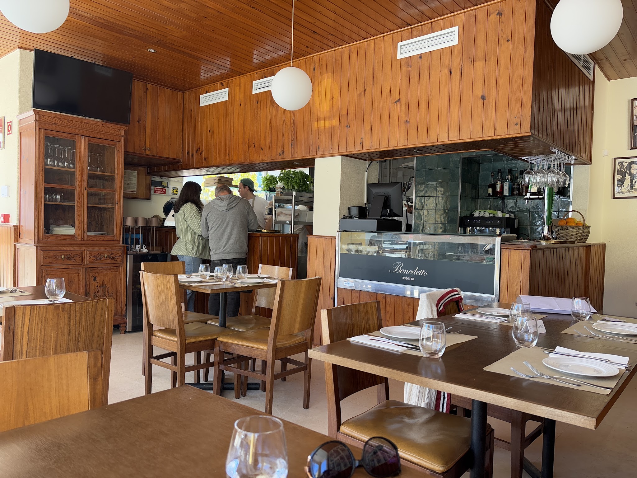 Sala de jantar da Osteria Benedetto